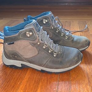 Women’s brown Timberland Hiking Boots size 7
